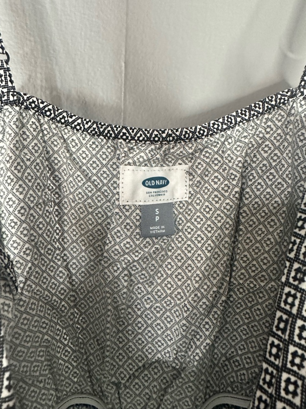 Old navy Women’s Black & White Printed Spaghetti Strap Dress - Picture 5 of 8